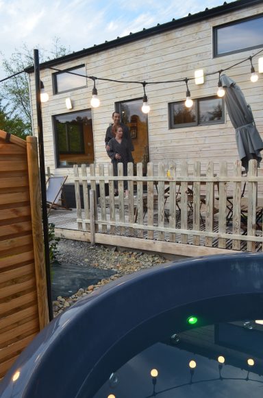 en peignoirs sur la terrasse
